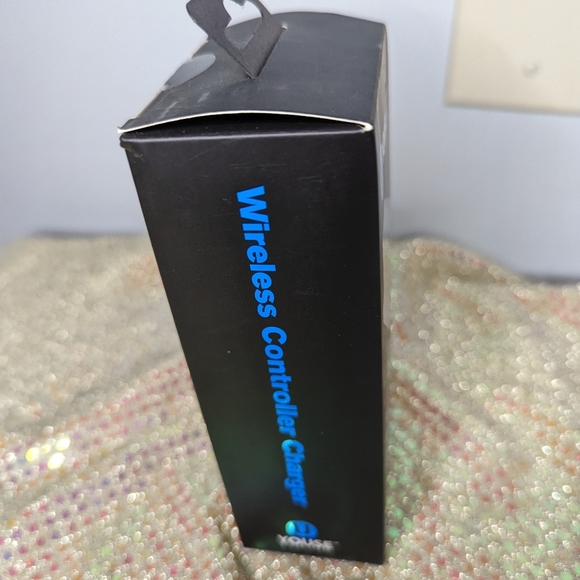Charger dock for ps 5 wireless controllers - Picture 6 of 7